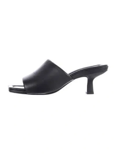 Pre-owned Vince Leather Slides In Black