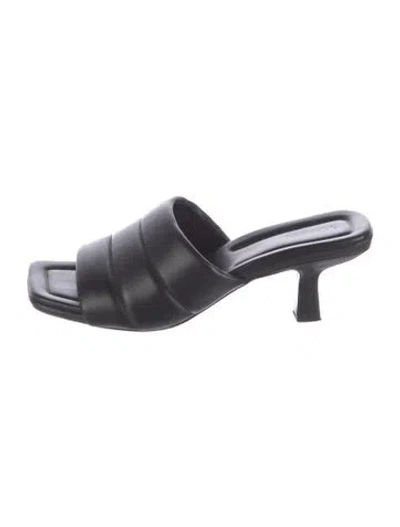 Pre-owned Vince Leather Slides In Black