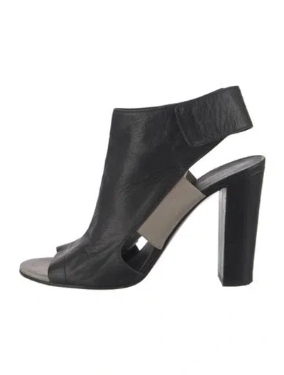 Pre-owned Vince Leather Slides In Black