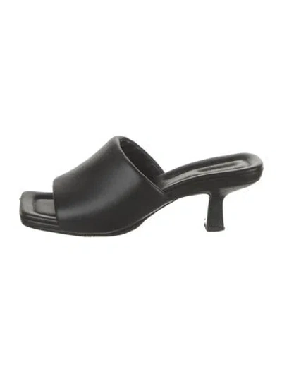 Pre-owned Vince Leather Slides In Black