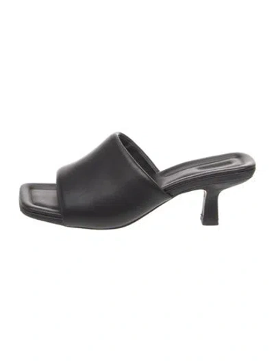 Pre-owned Vince Leather Slides In Black