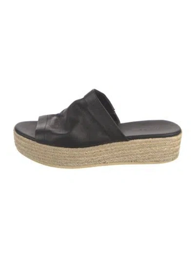 Pre-owned Vince Leather Slides In Black