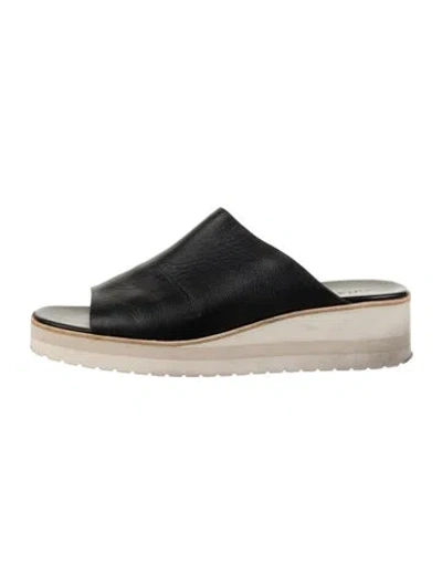Pre-owned Vince Leather Slides In Black