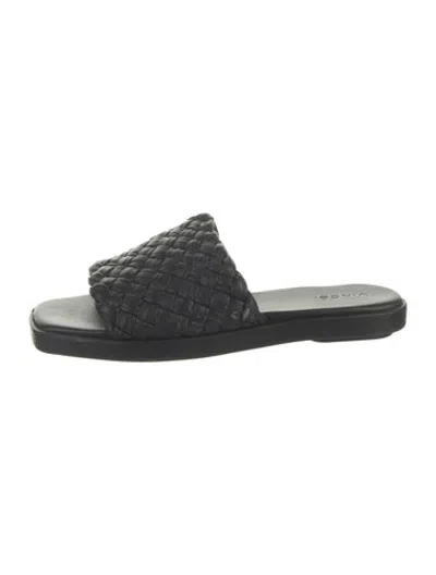 Pre-owned Vince Leather Slides In Black