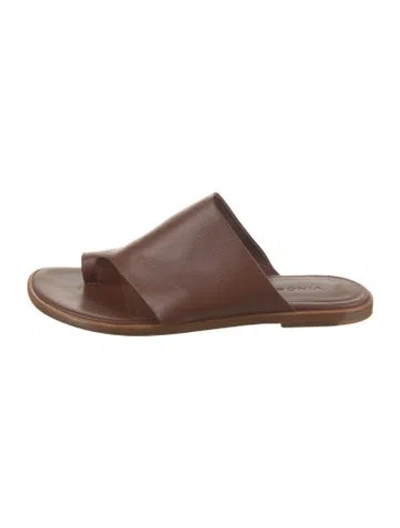 Pre-owned Vince Leather Slides In Brown