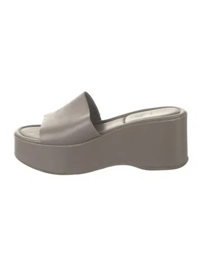 Pre-owned Vince Leather Slides In Grey