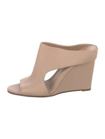 Pre-owned Vince Leather Slides In Neutral