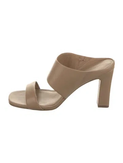 Pre-owned Vince Leather Slides In Neutral