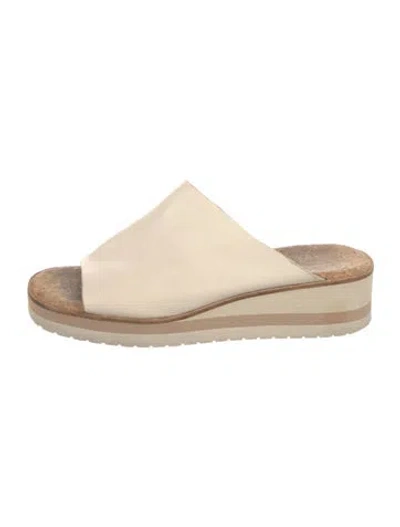 Pre-owned Vince Leather Slides In Neutral