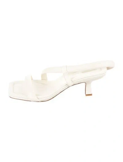 Pre-owned Vince Leather Slides In White