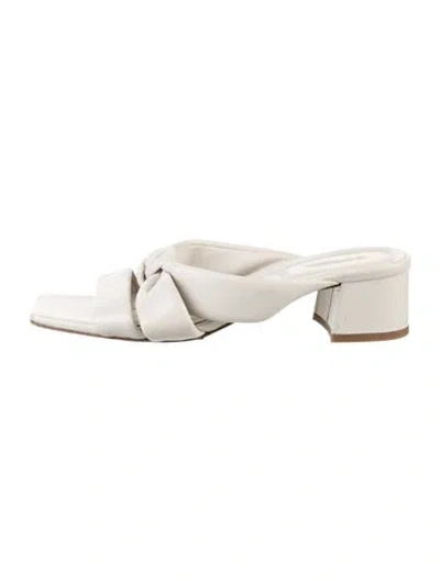 Pre-owned Vince Leather Slides In White