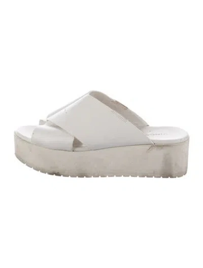 Pre-owned Vince Leather Slides In White