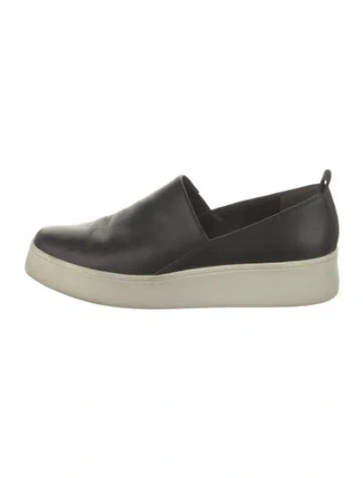 Pre-owned Vince Leather Sneakers In Black