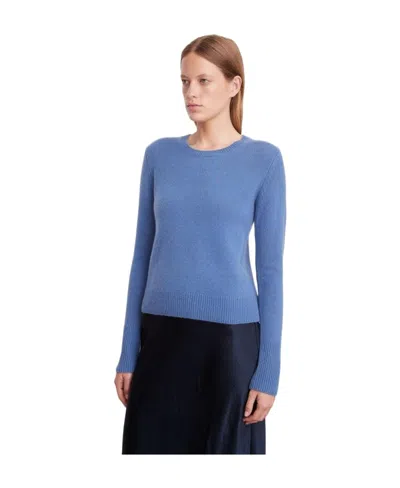 Vince Long-sleeved Knitted Crewneck Jumper In Blue