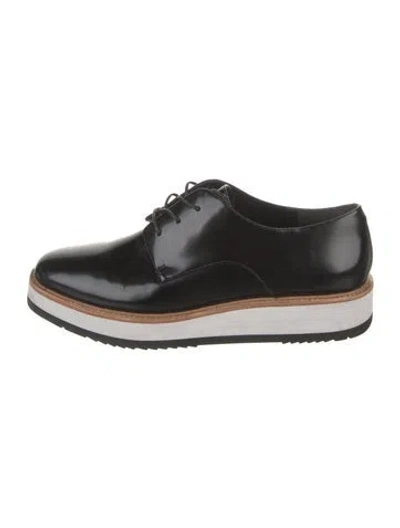 Pre-owned Vince Patent Leather Oxfords In Black