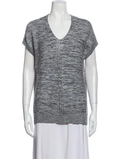 Pre-owned Vince Printed V-neck Sweater In White