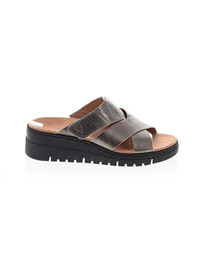 Pre-owned Vince Sandals In Brown