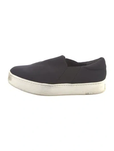 Pre-owned Vince Sneakers In Black