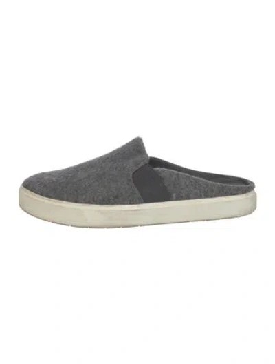 Pre-owned Vince Sneakers In Gray