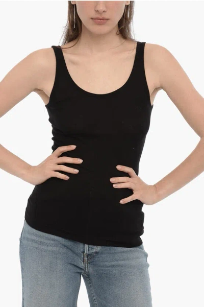 Vince Solid Color Ribbed Tank Top In Black