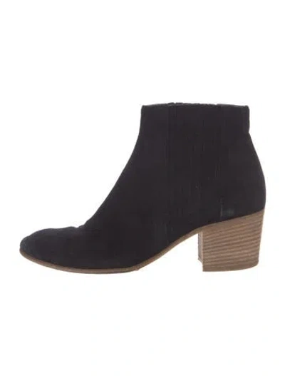 Pre-owned Vince Suede Chelsea Boots In Black