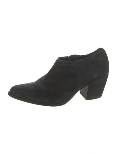 Pre-owned Vince Suede Pumps In Black