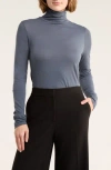 Vince Turtleneck Long Sleeve Top In Gray