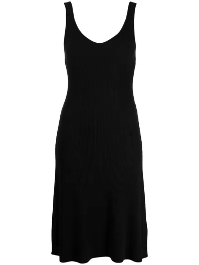 Vince Geripptes Strickkleid Mit V-ausschnitt In Black