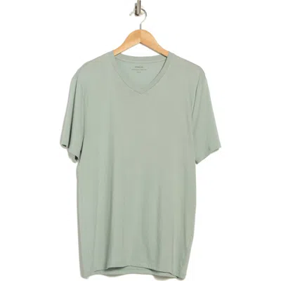 Vince V-neck T-shirt In Green