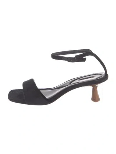 Pre-owned Vince Velvet Pumps In Black