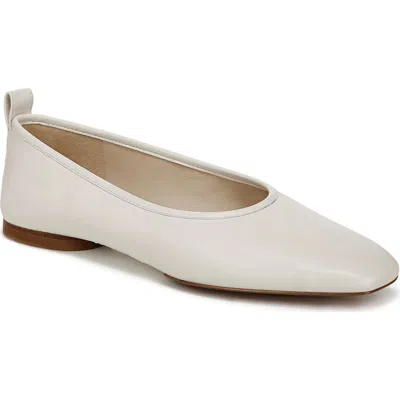 Vince Vivian Ballet Flat In Milk