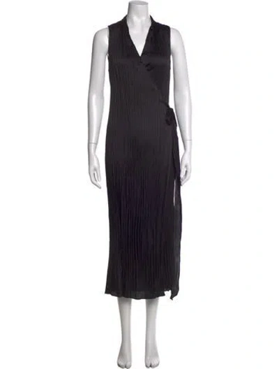 Pre-owned Vince V-neck Midi Length Dress In Black