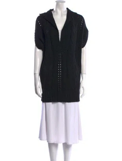Pre-owned Vince V-neck Sweater In Black