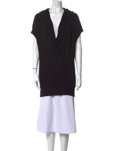 Pre-owned Vince V-neck Sweater In Black