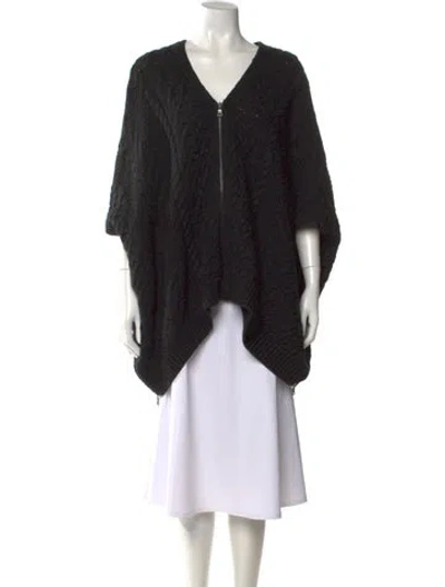 Pre-owned Vince V-neck Sweater In Black