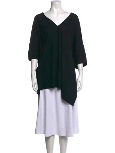 Pre-owned Vince V-neck Sweater In Black