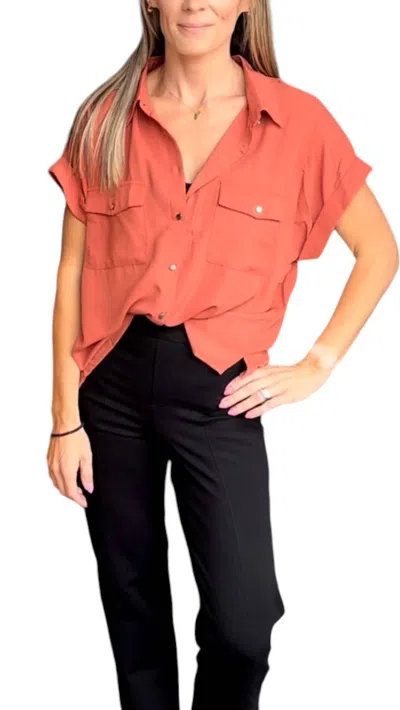 Vine & Love Short Sleeve Button Down Blouse Top In Rust In Multi