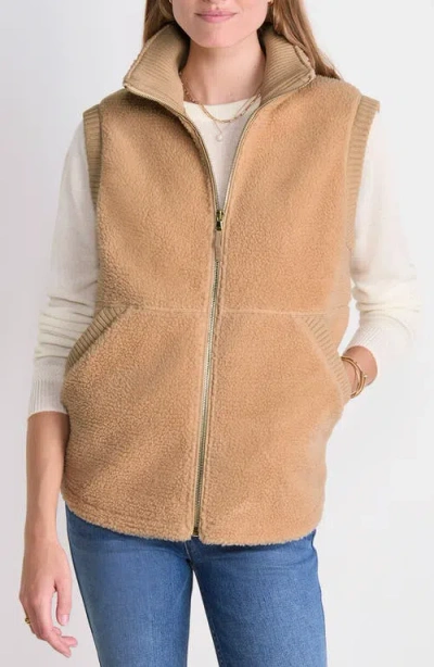 Vineyard Vines High Pile Fleece Vest In Nude