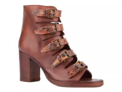 Vintage Foundry Lauralyn Gladiator Sandal In Brown