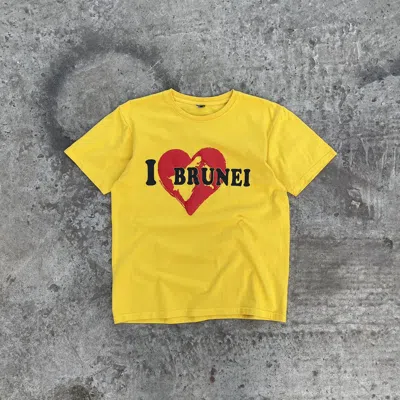 Pre-owned Vintage T-shirts I Love Brunei Big Logo Style Usa 00s Y2k In Yellow