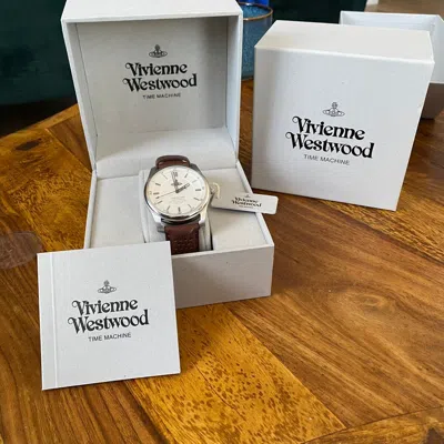 Pre-owned Vintage X Vivienne Westwood Orb Watch In Silver