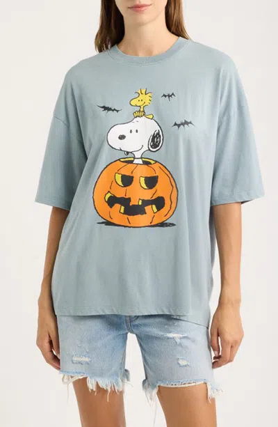 Vinyl Icons Oversize Peanuts® Pumpkin Graphic T-shirt In Grey