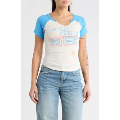 Vinyl Icons Short Raglan Sleeve T-shirt In White