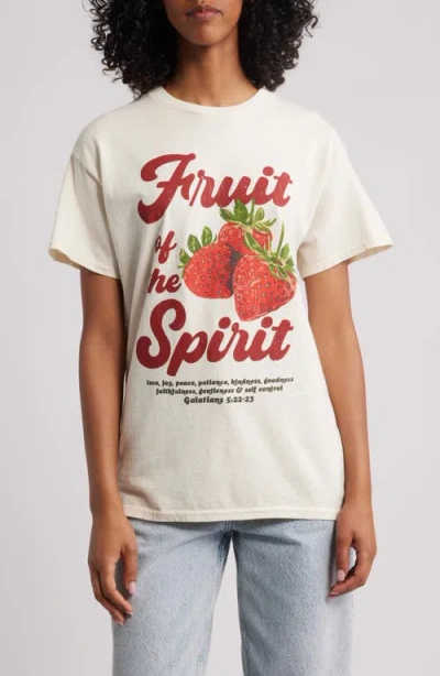Vinyl Icons Strawberry Cotton Graphic T-shirt In White