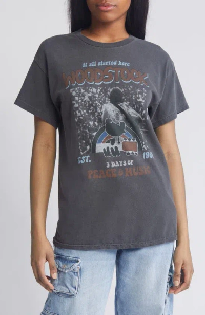 Vinyl Icons Woodstock Peace & Music Graphic T-shirt In Washed Black