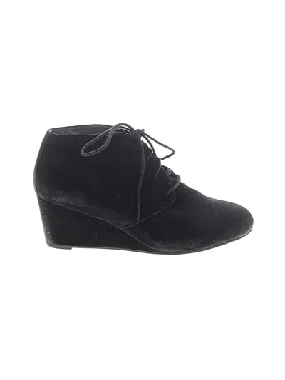 Pre-owned Vionic Ankle Boots In Black