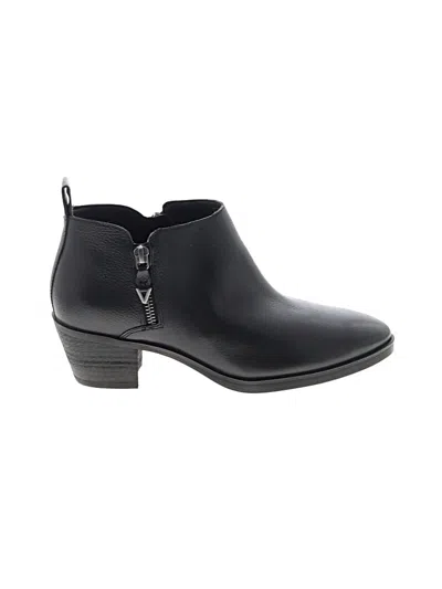 Pre-owned Vionic Ankle Boots In Black