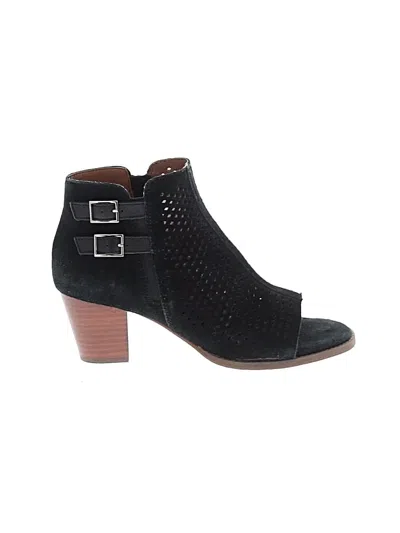 Pre-owned Vionic Ankle Boots In Black
