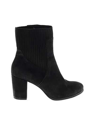Pre-owned Vionic Ankle Boots In Black