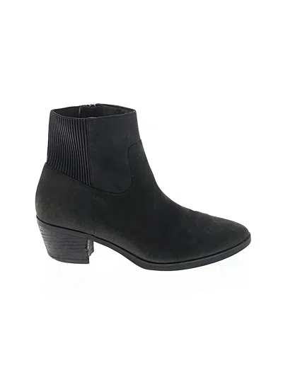 Pre-owned Vionic Ankle Boots In Black